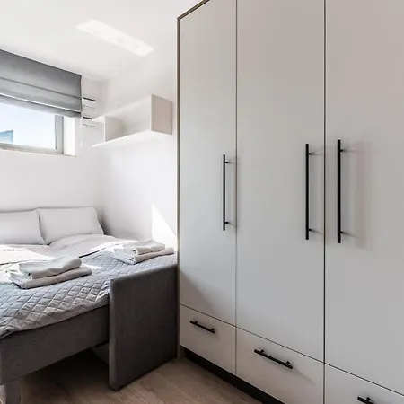 Rent Like - Dyrekcyjna 1 * Wroclaw